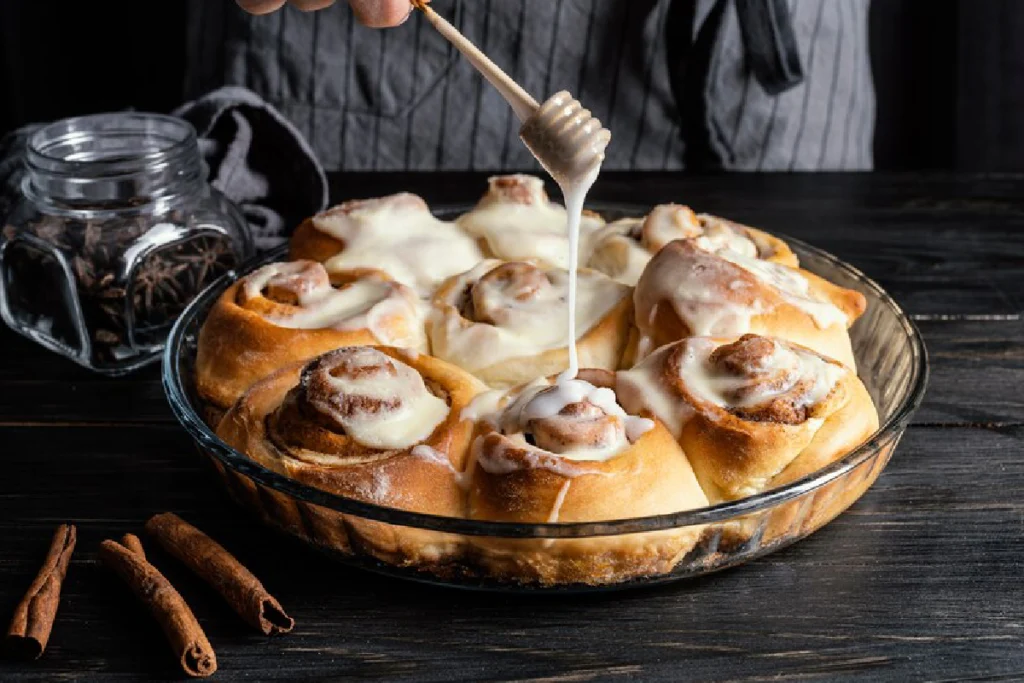 Freshly Baked Cinnamon Rolls with Creamy Frosting
